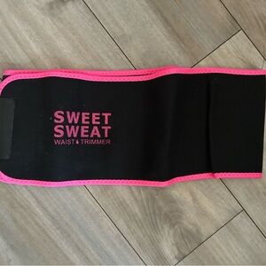 Sweet Sweat Waist Trimmer in Black and Pink